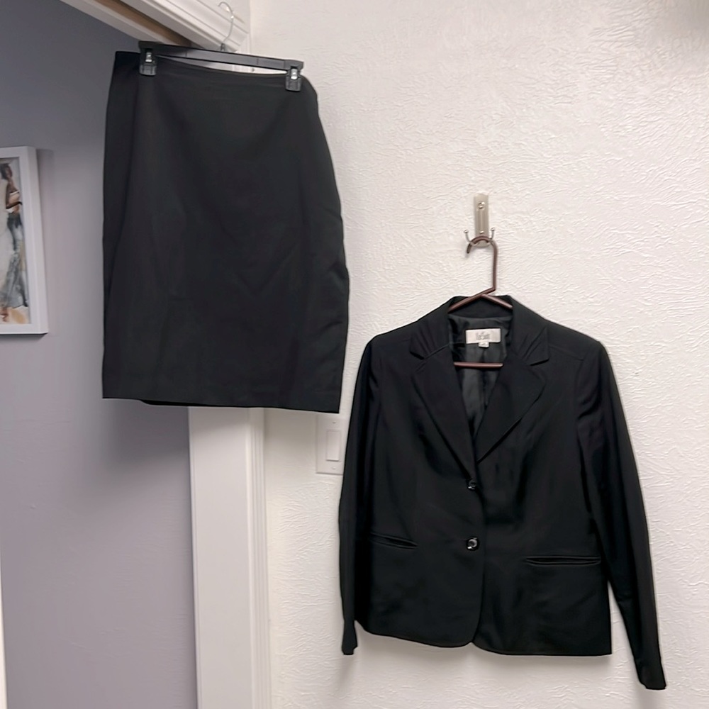 Skirt suit set